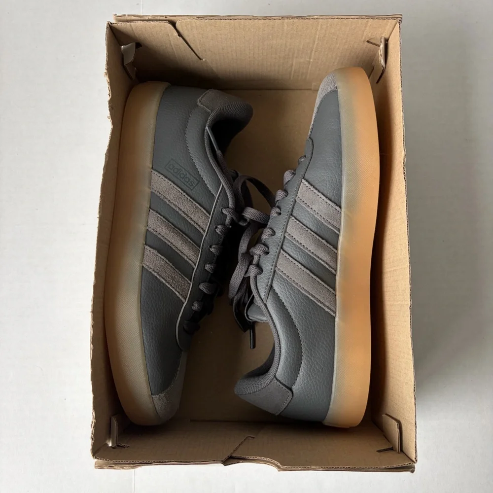 Adidas VL Court‎ 3.0 Men’s 8 Dark Gray Gum Soles New With Box